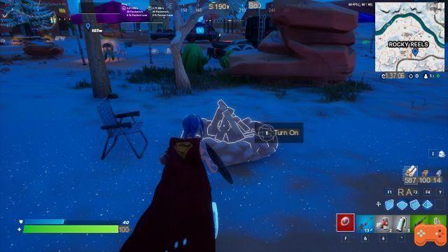 Start a campfire with frozen feet in Fortnite, Christmas challenge